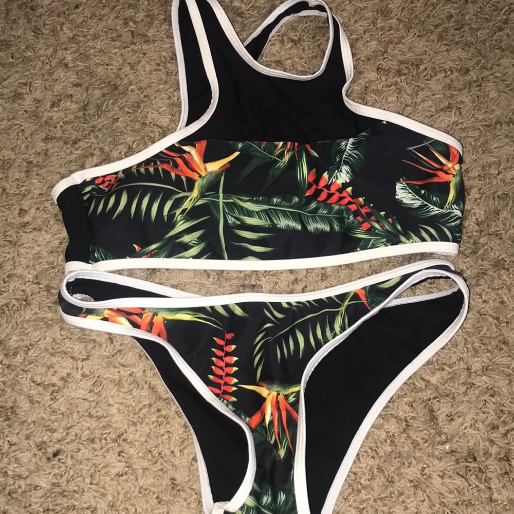 Bathing suit! CUPSHE